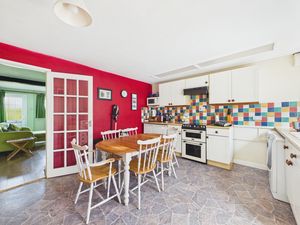 Kitchen/Diner- click for photo gallery